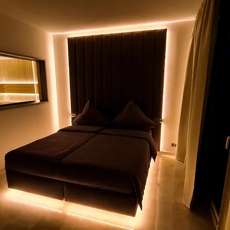 Deluxe Mit Sauna, Gehobene Ausstattung, Sydney * Schwarzenbek